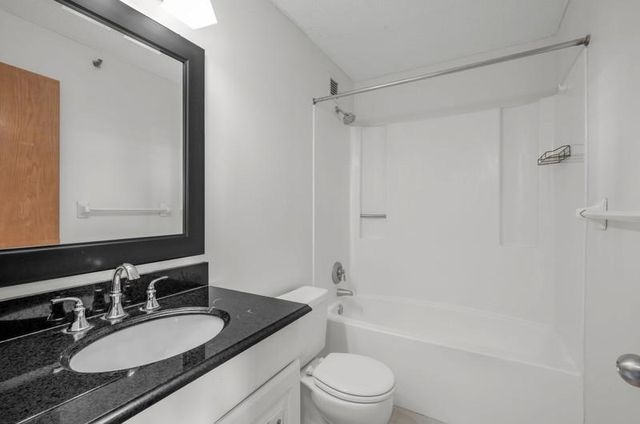 433 S 7th Street 1627, Minneapolis, MN 55415