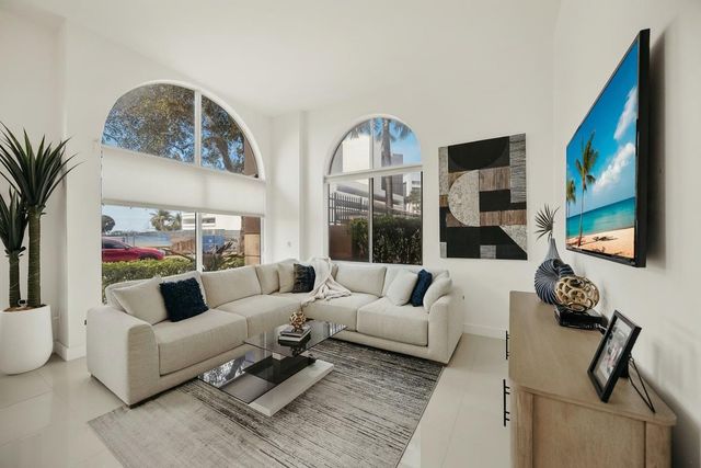 616 Clearwater Park Road 101, West Palm Beach, FL 33401