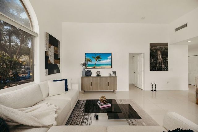 616 Clearwater Park Road 101, West Palm Beach, FL 33401