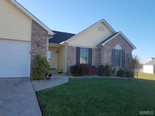 28 Jacobs Court W, St Peters, MO 63376