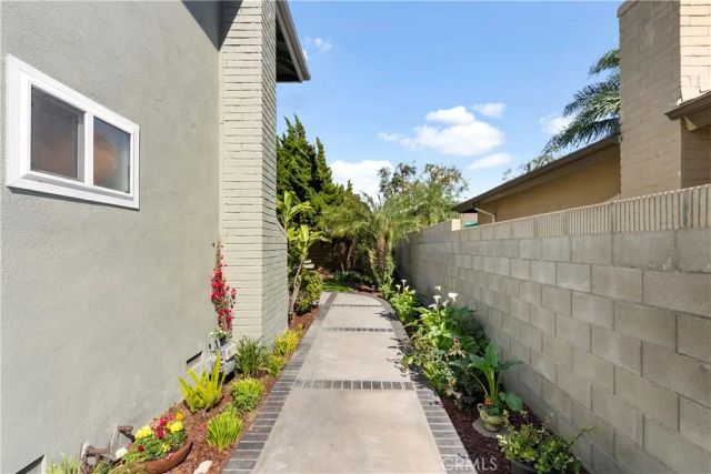 17252 Almelo Lane, Huntington Beach, CA 92649