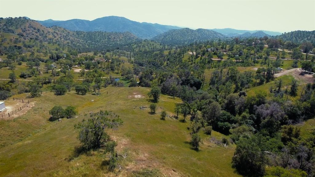 1 Apn: 185-350-44s, Yokuts Valley, CA 93675