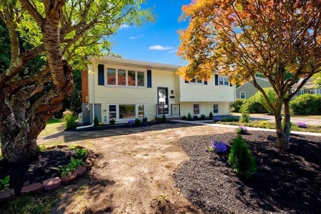 103 Columbus Ave, Stoughton, MA 02072