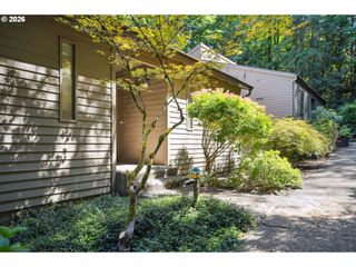 4594 Sw CALDEW St A, Portland, OR 97219