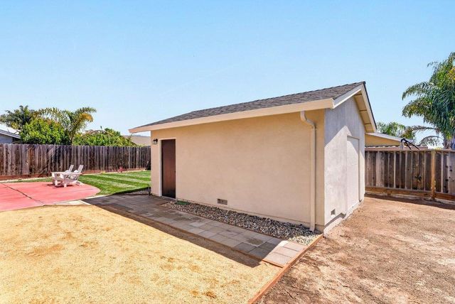 900 Mckenzie Avenue, Watsonville, CA 95076