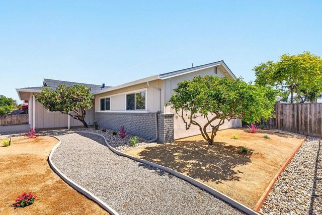 900 Mckenzie Avenue, Watsonville, CA 95076