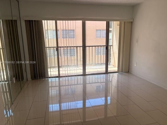 8893 Fontainebleau Boulevard 304, Miami, FL 33172