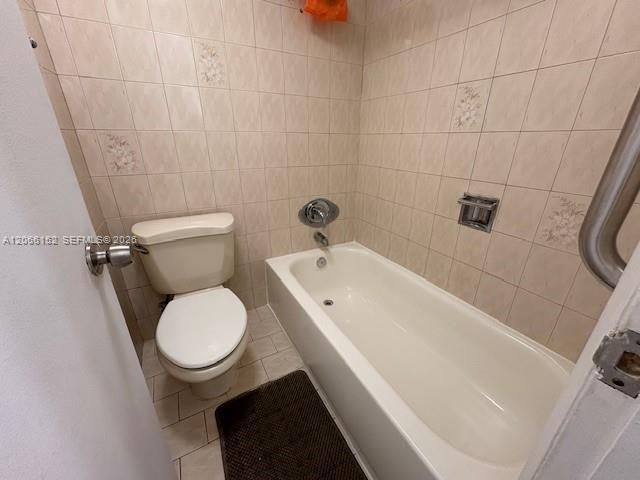 8893 Fontainebleau Boulevard 304, Miami, FL 33172