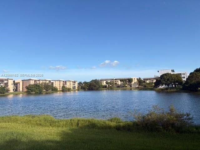 8893 Fontainebleau Boulevard 304, Miami, FL 33172
