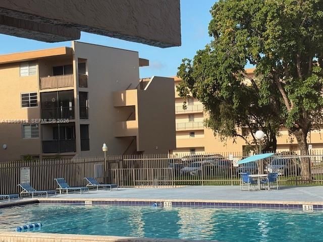 8893 Fontainebleau Boulevard 304, Miami, FL 33172