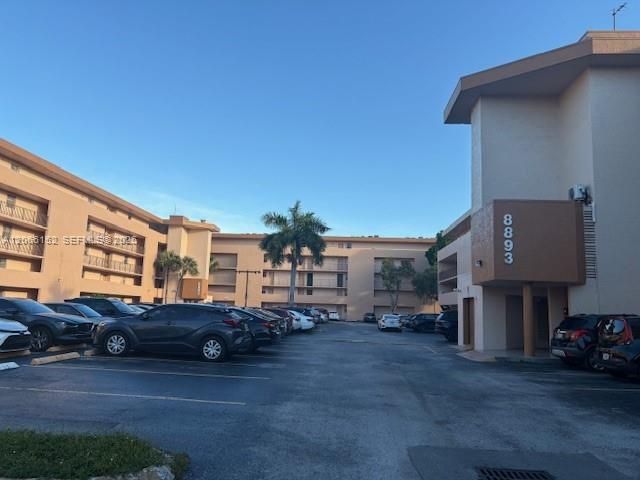 8893 Fontainebleau Boulevard 304, Miami, FL 33172