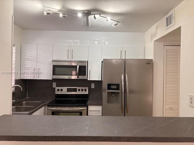 8893 Fontainebleau Boulevard 304, Miami, FL 33172