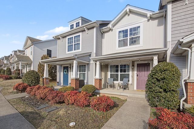 580 Bradburn Village Cir, Antioch, TN 37013