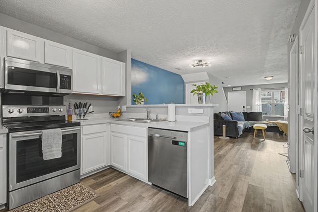 580 Bradburn Village Cir, Antioch, TN 37013