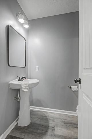 580 Bradburn Village Cir, Antioch, TN 37013