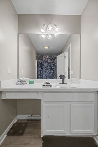 580 Bradburn Village Cir, Antioch, TN 37013