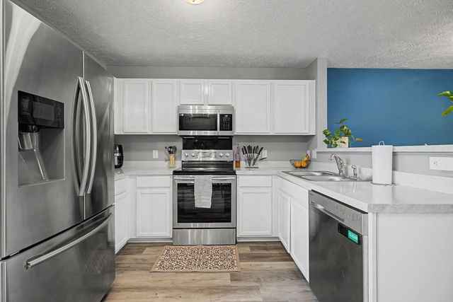 580 Bradburn Village Cir, Antioch, TN 37013