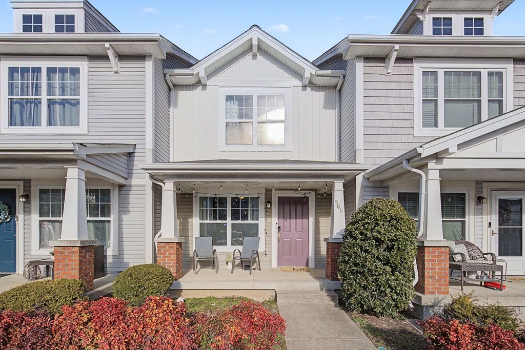 580 Bradburn Village Cir, Antioch, TN 37013