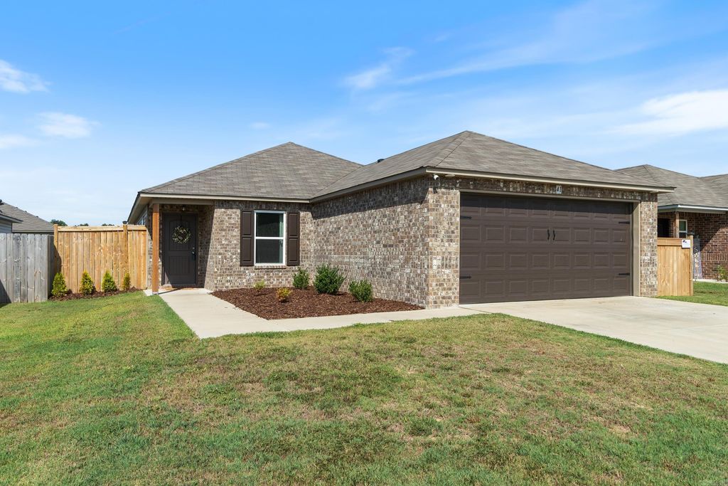41 Oak Leaf Drive, Conway, AR 72032