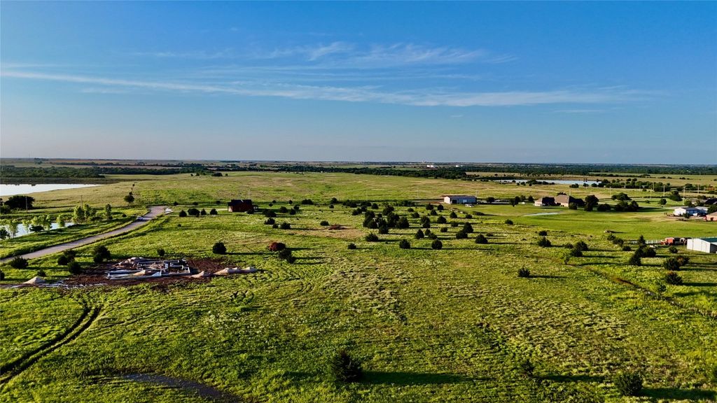 10 E 880 Road, Cashion, OK 73016
