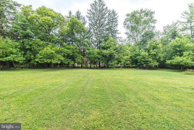 1135 PAWLINGS RD, Audubon, PA 19407