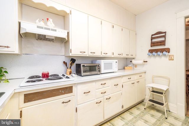1135 PAWLINGS RD, Audubon, PA 19407