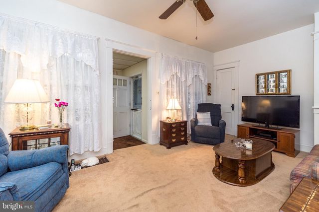 1135 PAWLINGS RD, Audubon, PA 19407