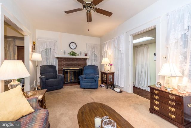 1135 PAWLINGS RD, Audubon, PA 19407