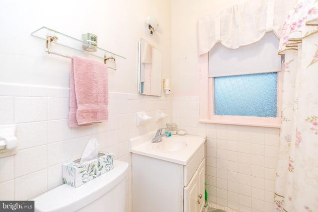 1135 PAWLINGS RD, Audubon, PA 19407