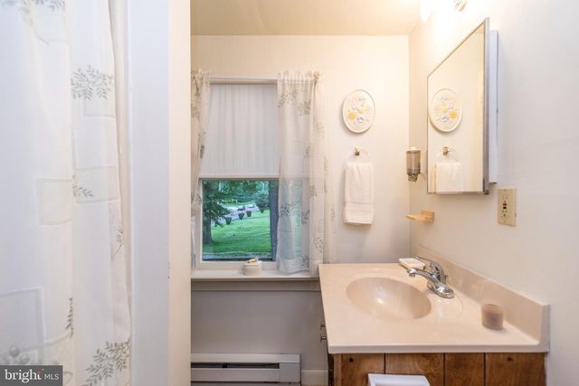 1135 PAWLINGS RD, Audubon, PA 19407