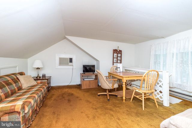 1135 PAWLINGS RD, Audubon, PA 19407