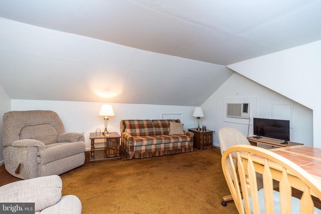 1135 PAWLINGS RD, Audubon, PA 19407