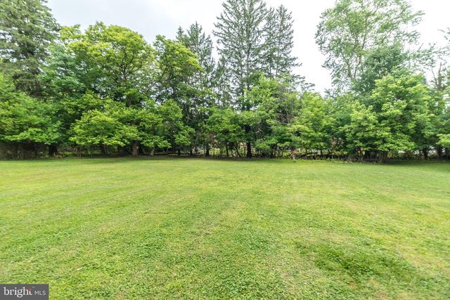 1135 PAWLINGS RD, Audubon, PA 19407