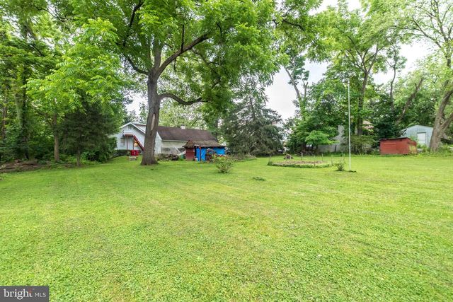 1135 PAWLINGS RD, Audubon, PA 19407