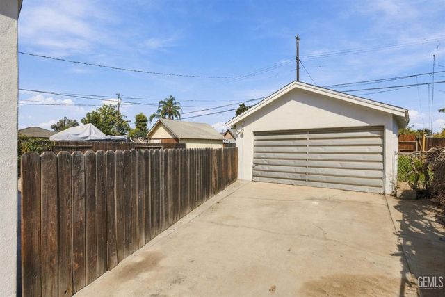 418 Francis Street, Bakersfield, CA 93308