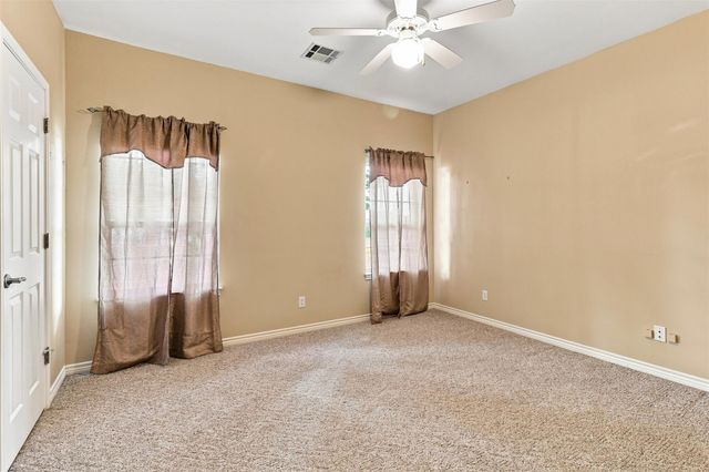 110 Dog Leg ST, Meadowlakes, TX 78654
