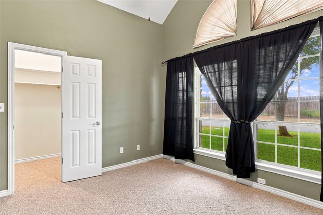 110 Dog Leg ST, Meadowlakes, TX 78654