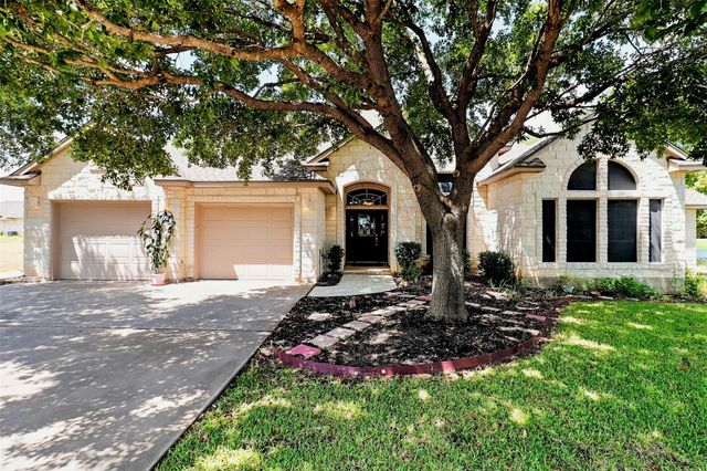 110 Dog Leg ST, Meadowlakes, TX 78654