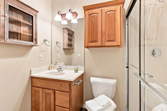 110 Dog Leg ST, Meadowlakes, TX 78654
