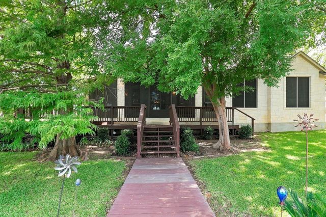110 Dog Leg ST, Meadowlakes, TX 78654