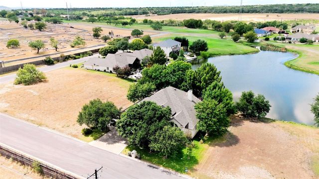 110 Dog Leg ST, Meadowlakes, TX 78654