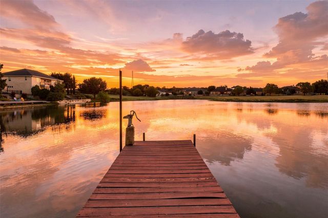 110 Dog Leg ST, Meadowlakes, TX 78654