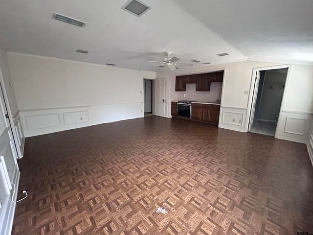 1010 Pamela, Henderson, TX 75654