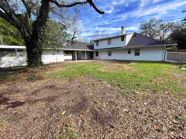 1010 Pamela, Henderson, TX 75654