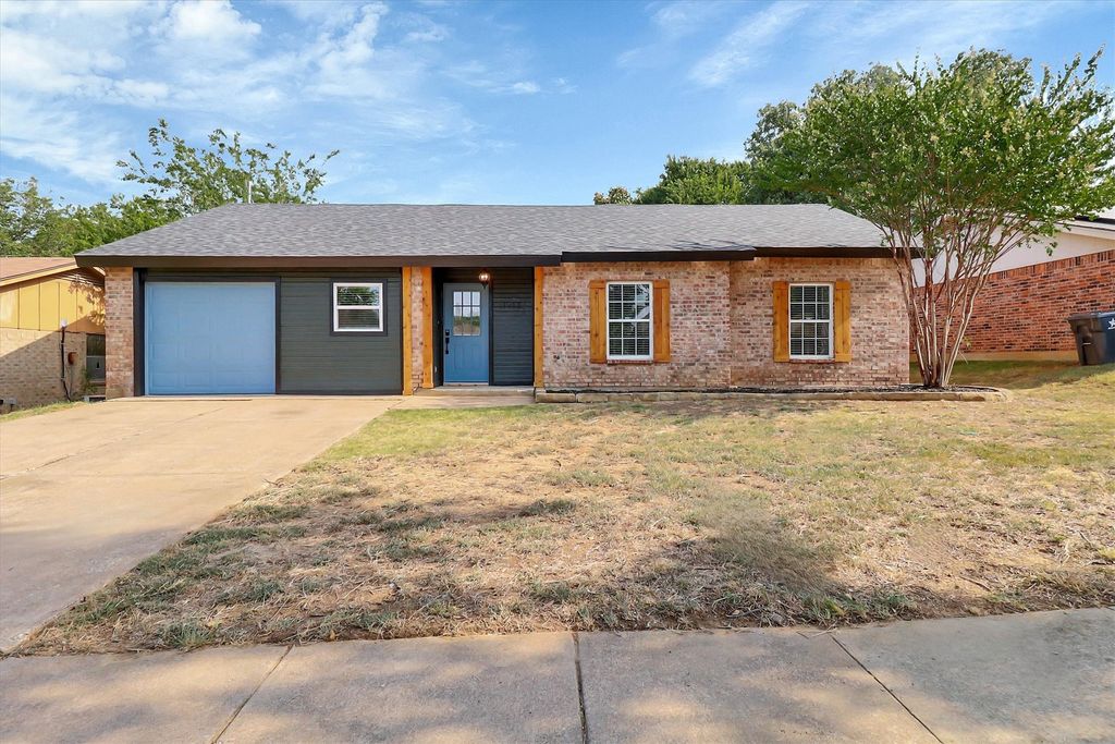 1913 Sandra Kay Lane, Arlington, TX 76015 — exterior