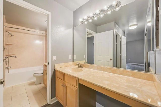 2536 White Oak Place 5, Escondido, CA 92027