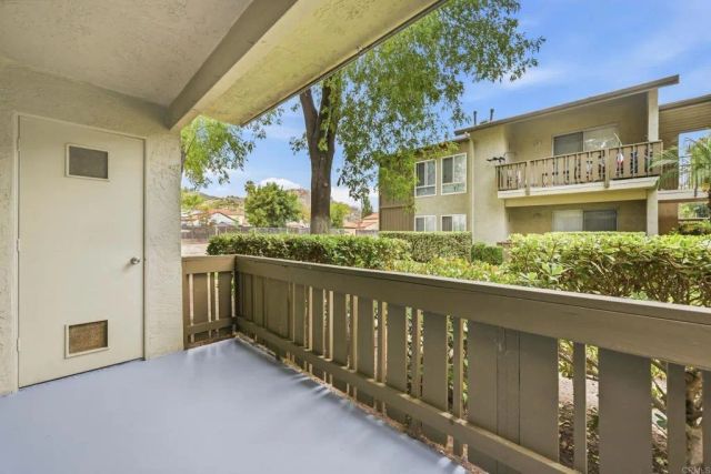 2536 White Oak Place 5, Escondido, CA 92027