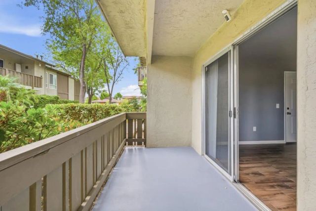 2536 White Oak Place 5, Escondido, CA 92027