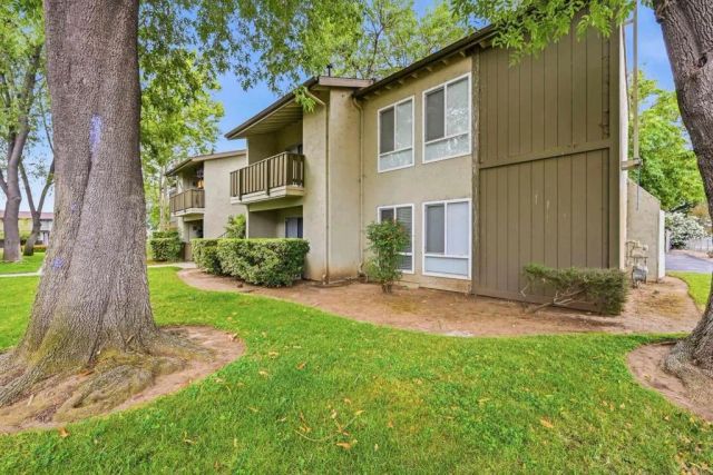 2536 White Oak Place 5, Escondido, CA 92027