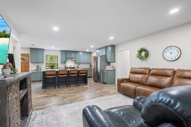 997 Vz County Road 4810, Ben Wheeler, TX 75754